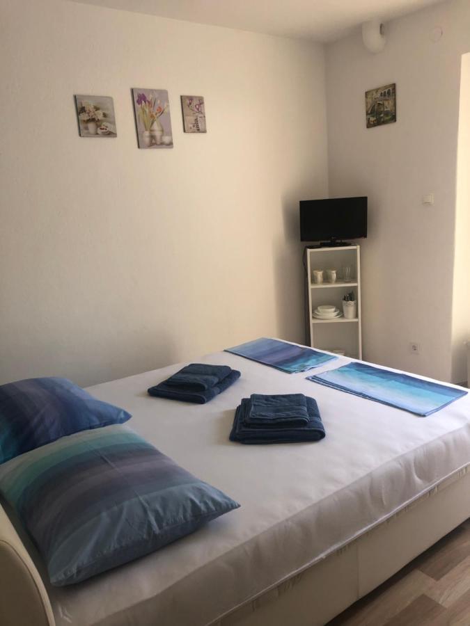 Apartment & Rooms Laura เบรลา ภายนอก รูปภาพ