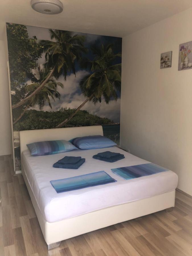 Apartment & Rooms Laura เบรลา ภายนอก รูปภาพ