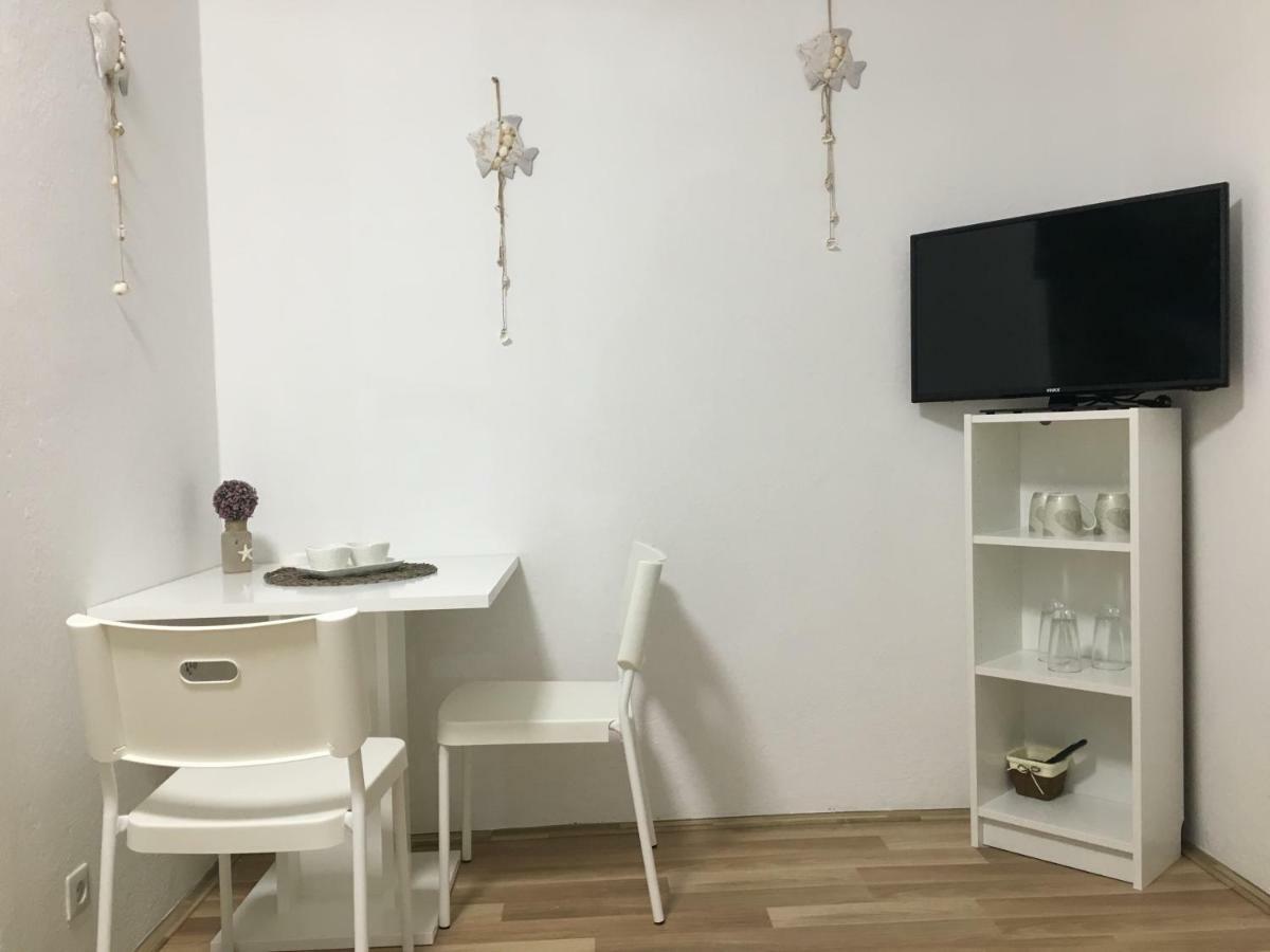 Apartment & Rooms Laura เบรลา ภายนอก รูปภาพ