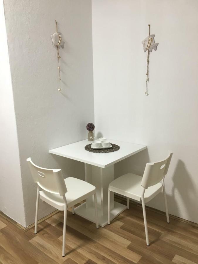 Apartment & Rooms Laura เบรลา ภายนอก รูปภาพ
