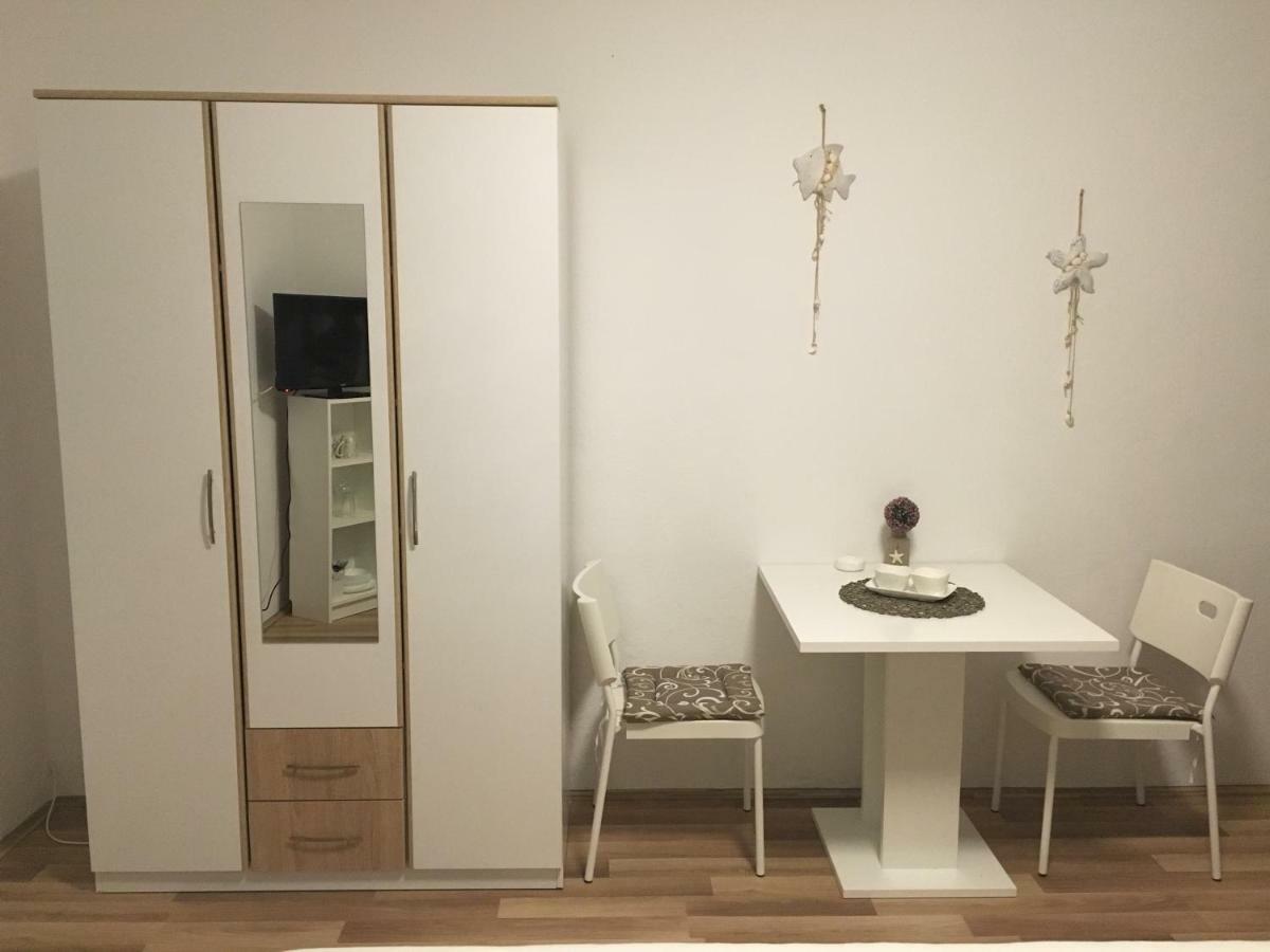 Apartment & Rooms Laura เบรลา ภายนอก รูปภาพ