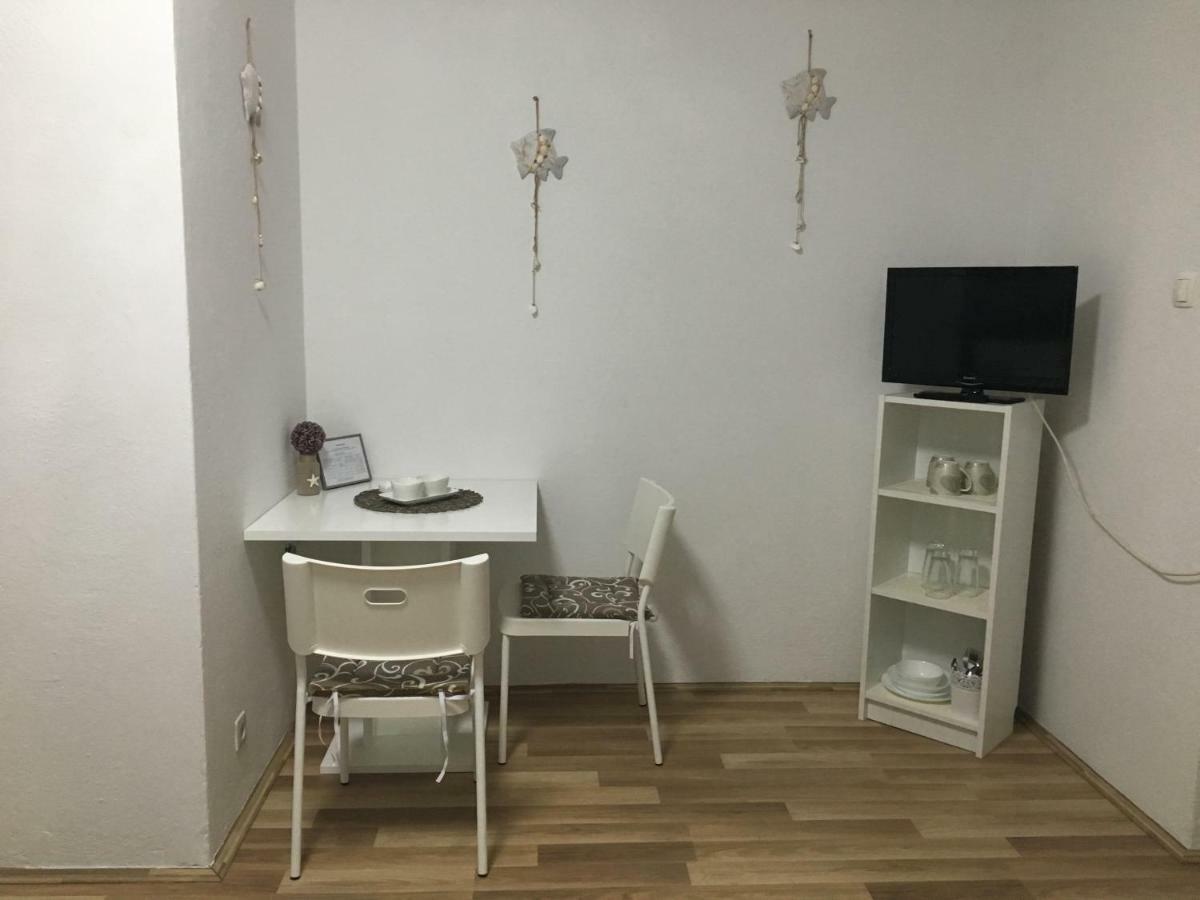 Apartment & Rooms Laura เบรลา ภายนอก รูปภาพ