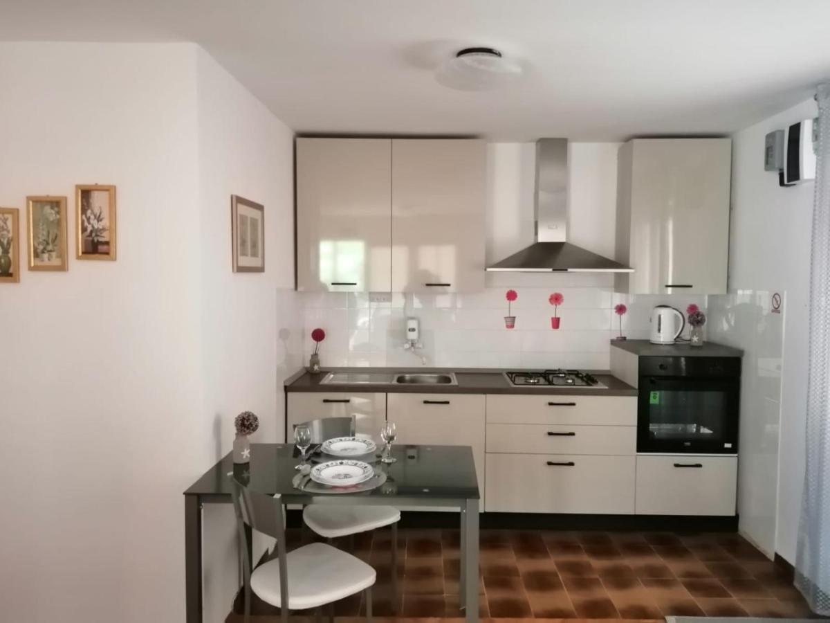 Apartment & Rooms Laura เบรลา ภายนอก รูปภาพ