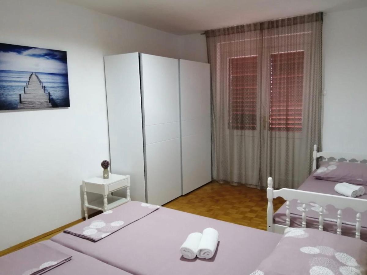Apartment & Rooms Laura เบรลา ภายนอก รูปภาพ